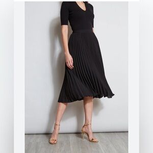 T tahari pleated silky black skirt sz xl nwt